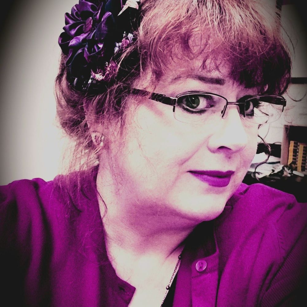 Meet your Posher, Avie